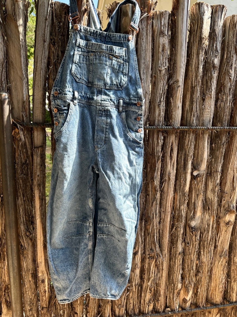 GAP Horseshoe Overalls in Denim, XS